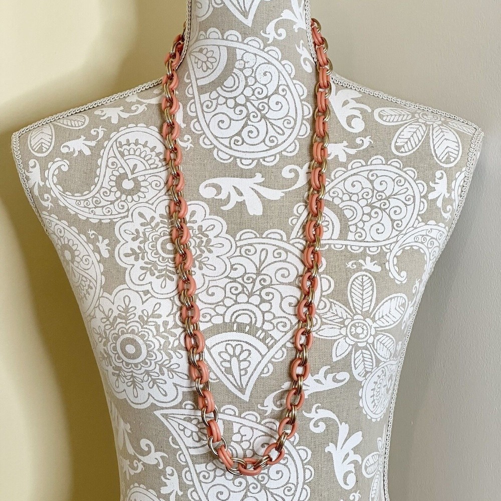 1 Chain Link 18” Long Necklce w/Gold Tone & Coral Acrylic 80’s 90’s Style